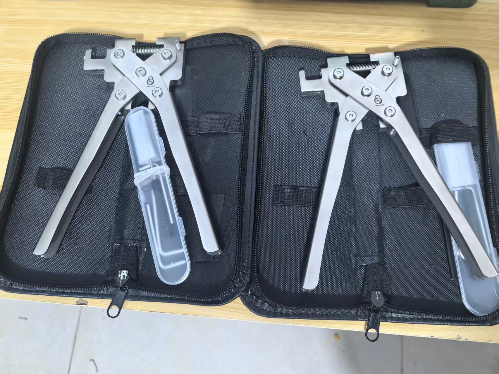 Car remote control disassembly pliers